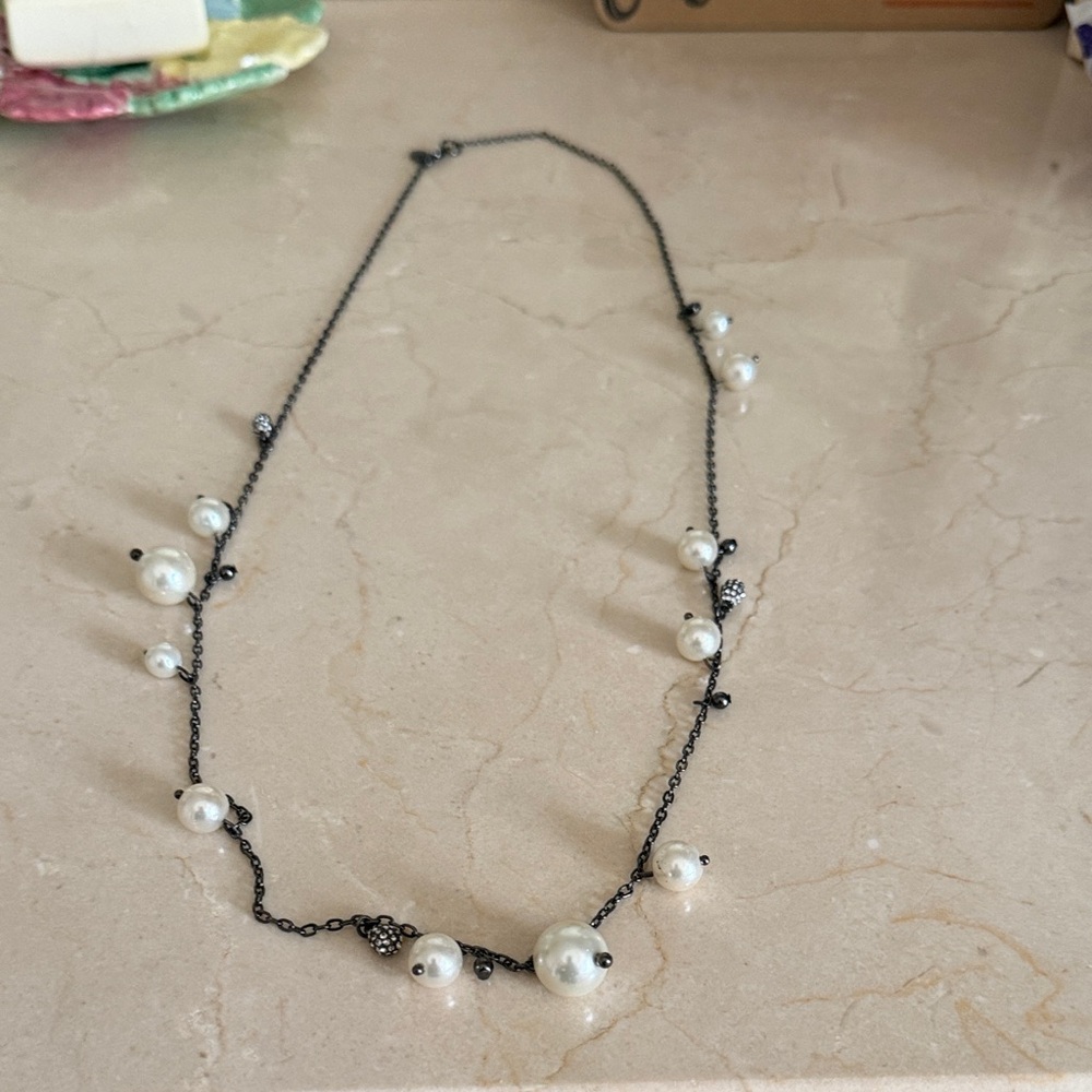 Elegant Black and White Pearl Necklace